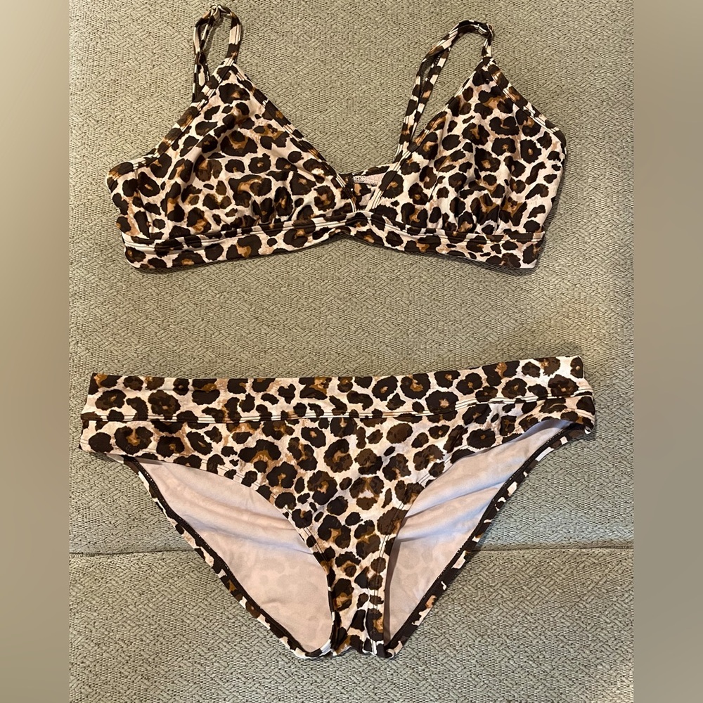 Cute leopard bikini!